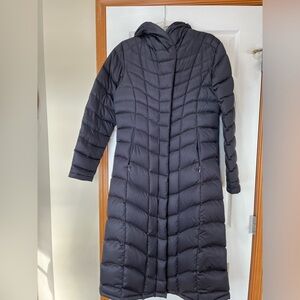 Women’s Patagonia goose down parka; Black. Size M